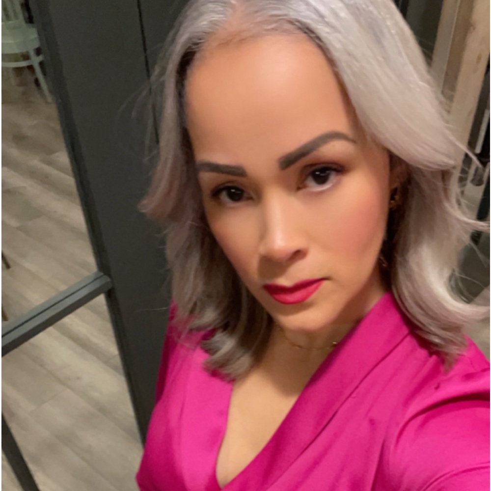 Meet your Posher, Dilia